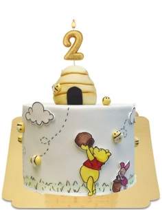 Pastel de Winnie the Pooh con colmena en mazapán vegano, sin gluten - 62