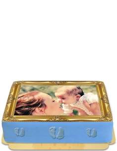 Foto tarta de nacimiento con pies de bebé en mazapán vegano y sin gluten - 22